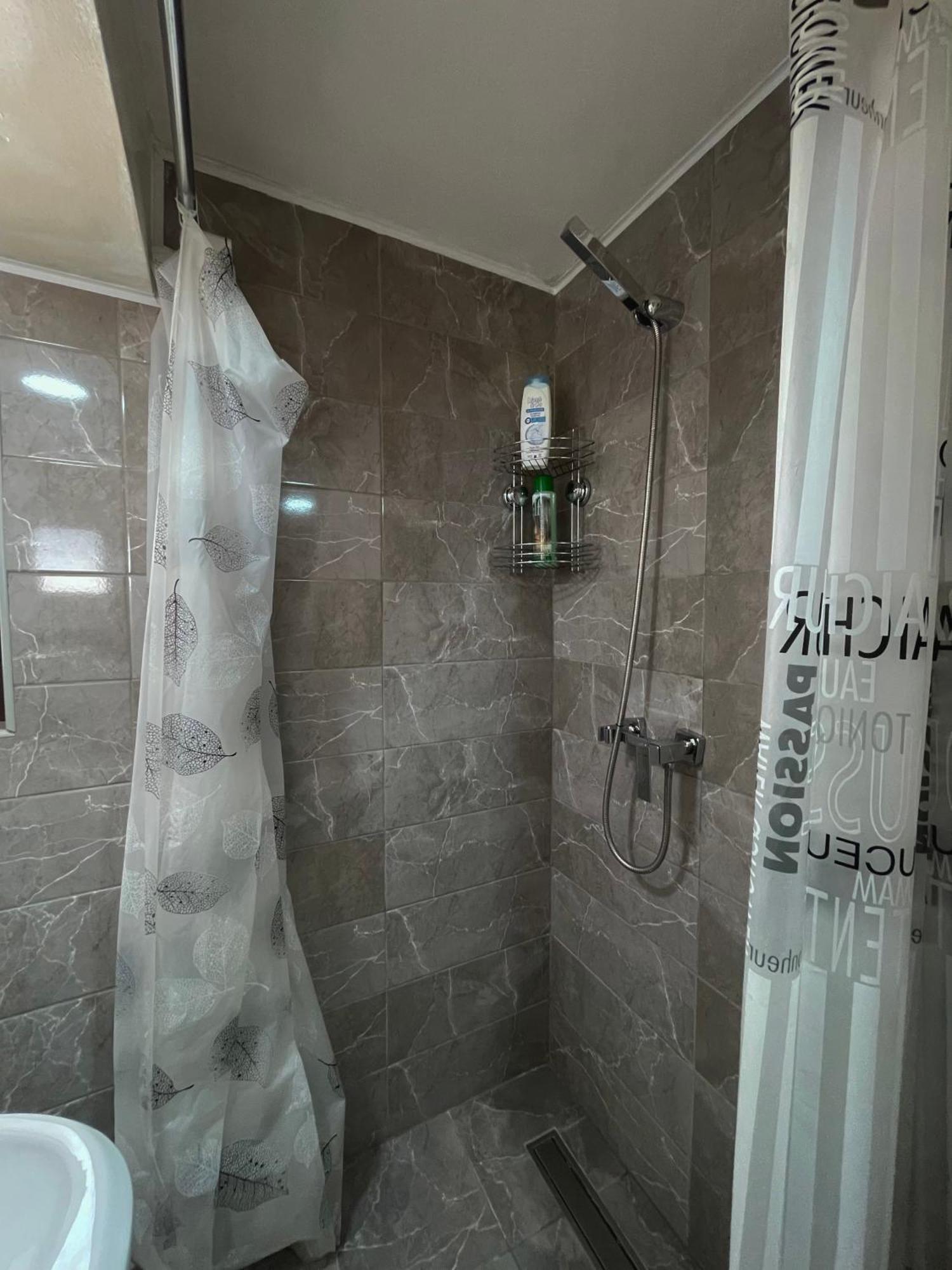 Rooms P&L Плав Екстериор снимка