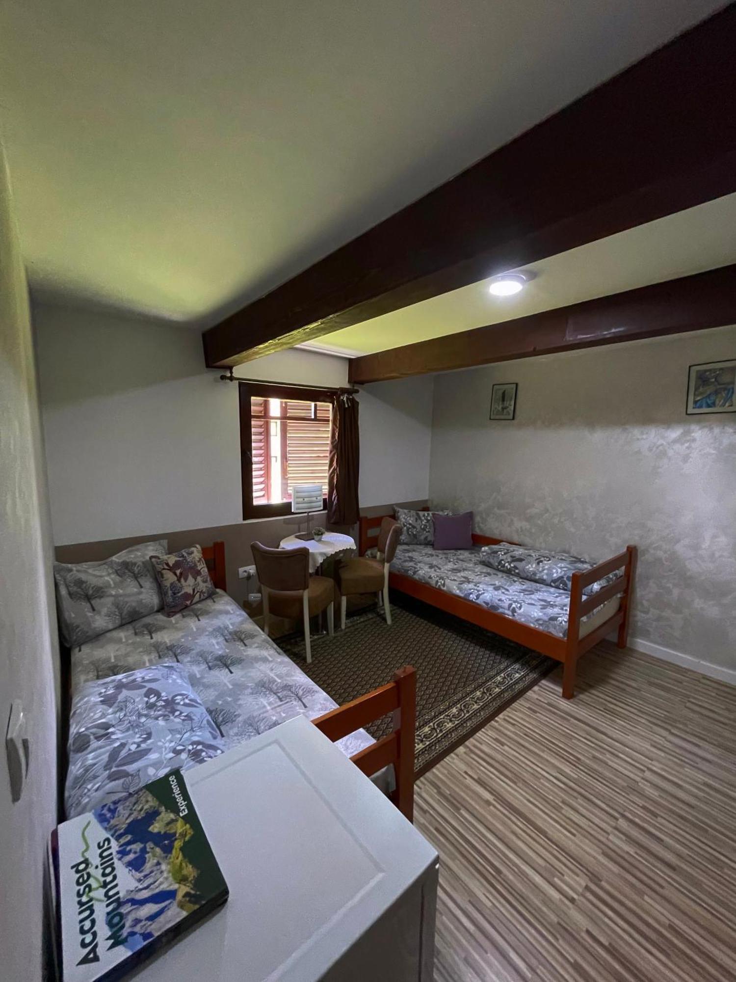 Rooms P&L Плав Екстериор снимка