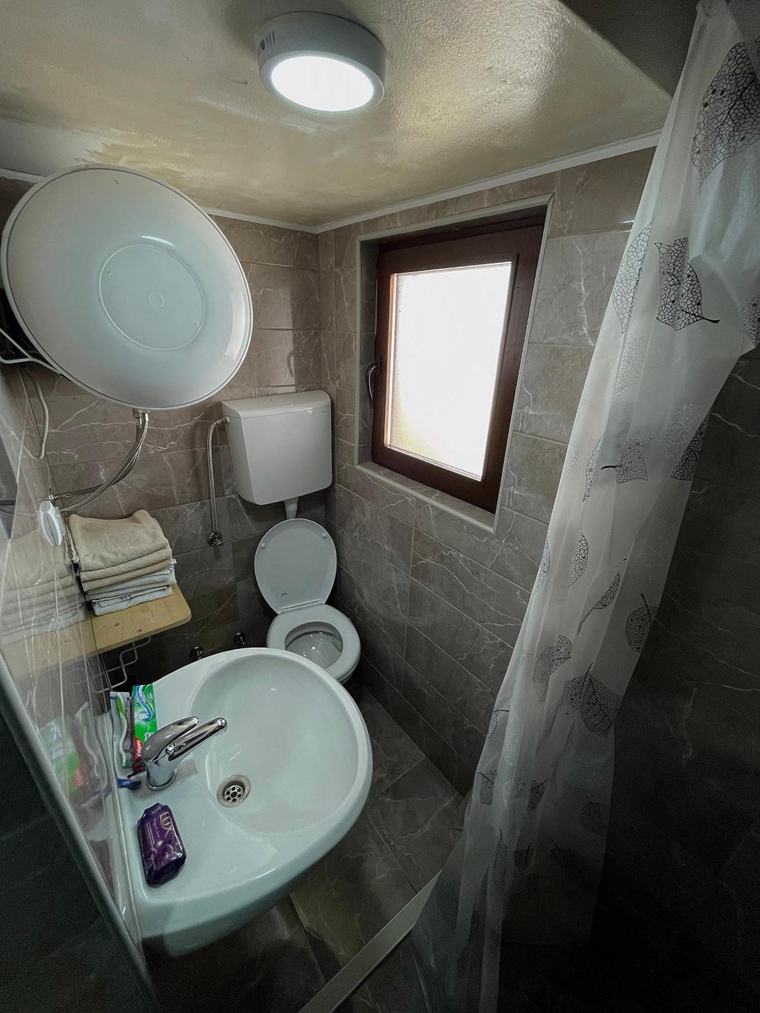 Rooms P&L Плав Екстериор снимка