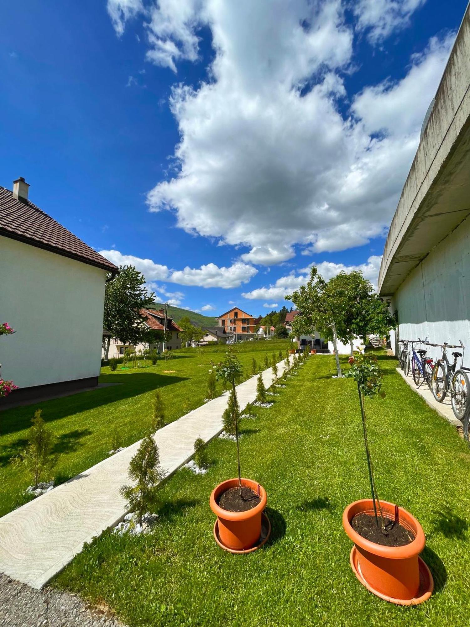 Rooms P&L Плав Екстериор снимка